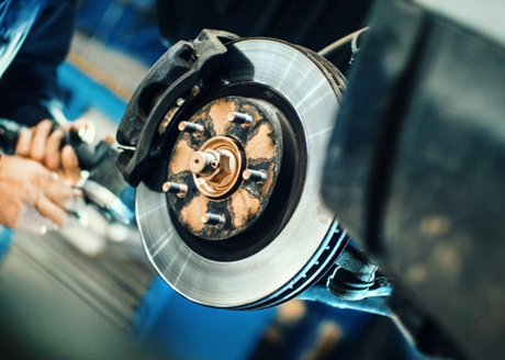 Wichtige Teile für die Winter- und Sommerwartung Ihres Autos