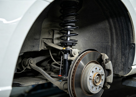10 Jahre alter VW Lamando kommt zur Inspektion und Reparatur in die Werkstatt